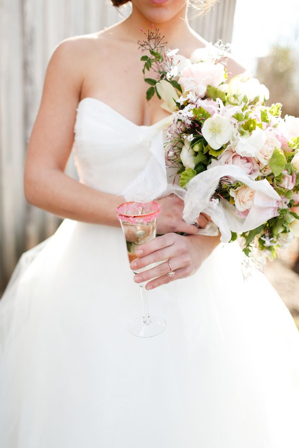 Romantic Valentine's Day Inspired Editorial  - www.theperfectpalette.com - Real Southern Accents, Jenn Finazzo Photography, Whimsical Floral Design