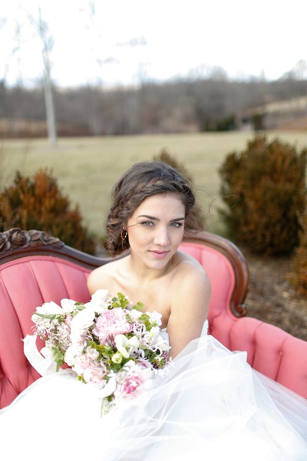 Romantic Valentine's Day Inspired Editorial  - www.theperfectpalette.com - Real Southern Accents, Jenn Finazzo Photography, Whimsical Floral Design