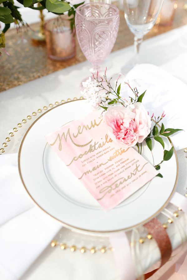 Romantic Valentine's Day Inspired Editorial  - www.theperfectpalette.com - Real Southern Accents, Jenn Finazzo Photography, Whimsical Floral Design