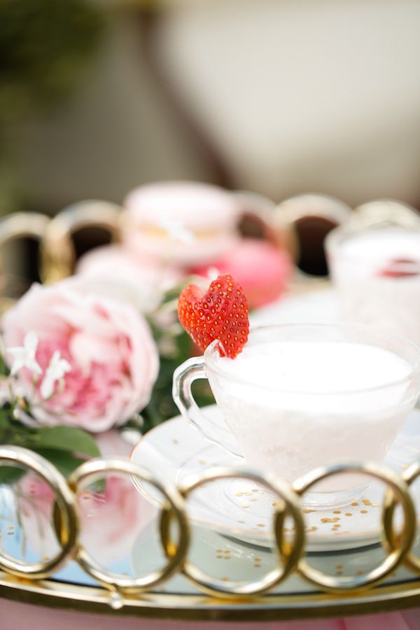 Romantic Valentine's Day Inspired Editorial  - www.theperfectpalette.com - Real Southern Accents, Jenn Finazzo Photography, Whimsical Floral Design