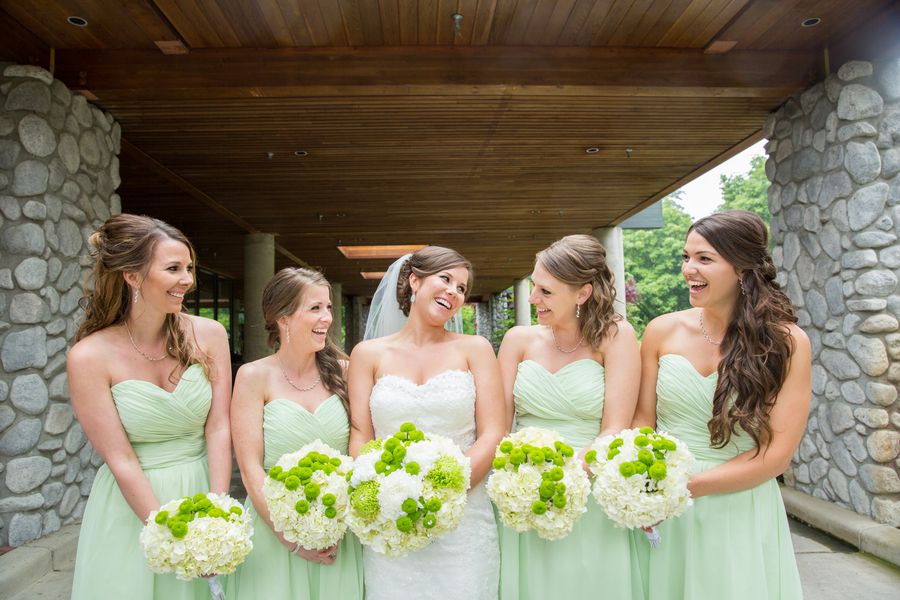 Mint Green Spring Wedding in Vancouver - www.theperfectpalette.com - Joanna Moss Photography, Elderberry Floral