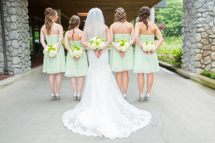 Mint Green Spring Wedding in Vancouver - www.theperfectpalette.com - Joanna Moss Photography, Elderberry Floral