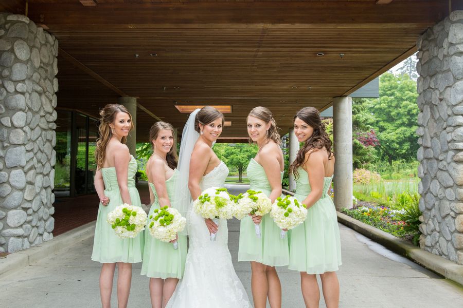 Mint Green Spring Wedding in Vancouver - www.theperfectpalette.com - Joanna Moss Photography, Elderberry Floral