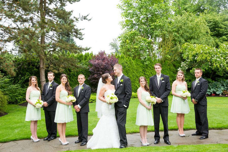 Mint Green Spring Wedding in Vancouver - www.theperfectpalette.com - Joanna Moss Photography, Elderberry Floral