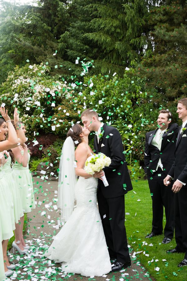 Mint Green Spring Wedding in Vancouver - www.theperfectpalette.com - Joanna Moss Photography, Elderberry Floral