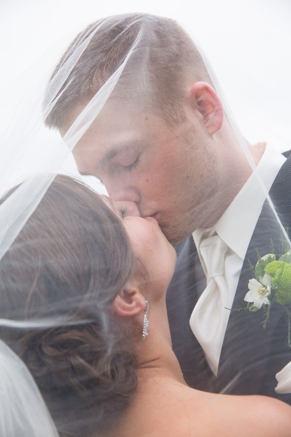 Mint Green Spring Wedding in Vancouver - www.theperfectpalette.com - Joanna Moss Photography, Elderberry Floral