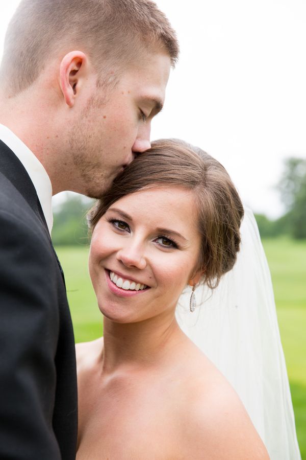 Mint Green Spring Wedding in Vancouver - www.theperfectpalette.com - Joanna Moss Photography, Elderberry Floral