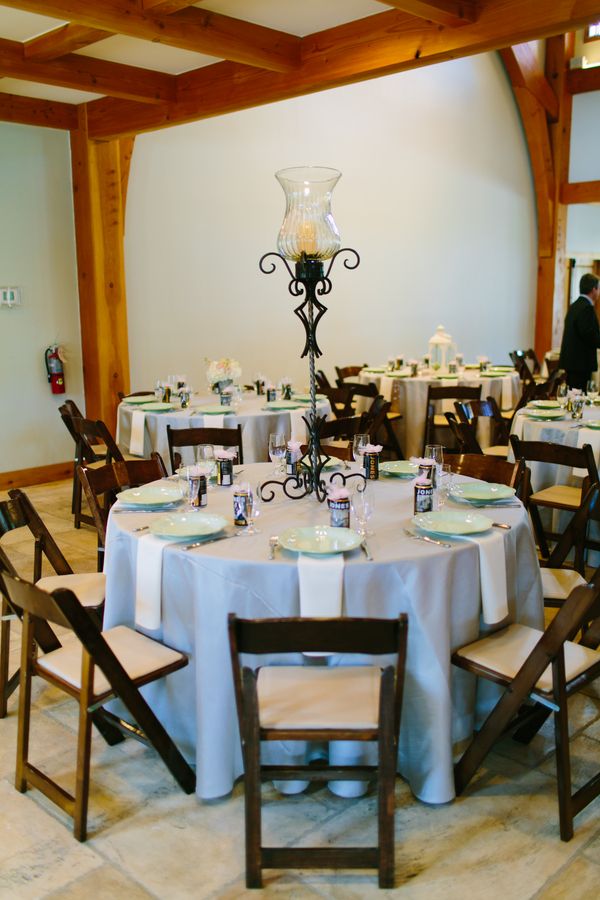 A Wedding Under the Oak Trees - www.theperfectpalette.com - Al Gawlik Photography, Florals by Wow Factor Design