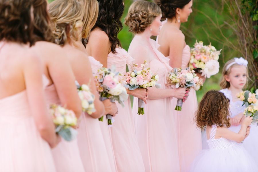 A Wedding Under the Oak Trees - www.theperfectpalette.com - Al Gawlik Photography, Florals by Wow Factor Design