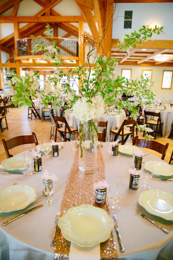 A Wedding Under the Oak Trees - www.theperfectpalette.com - Al Gawlik Photography, Florals by Wow Factor Design