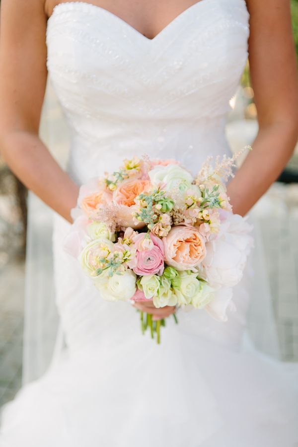 A Wedding Under the Oak Trees - www.theperfectpalette.com - Al Gawlik Photography, Florals by Wow Factor Design