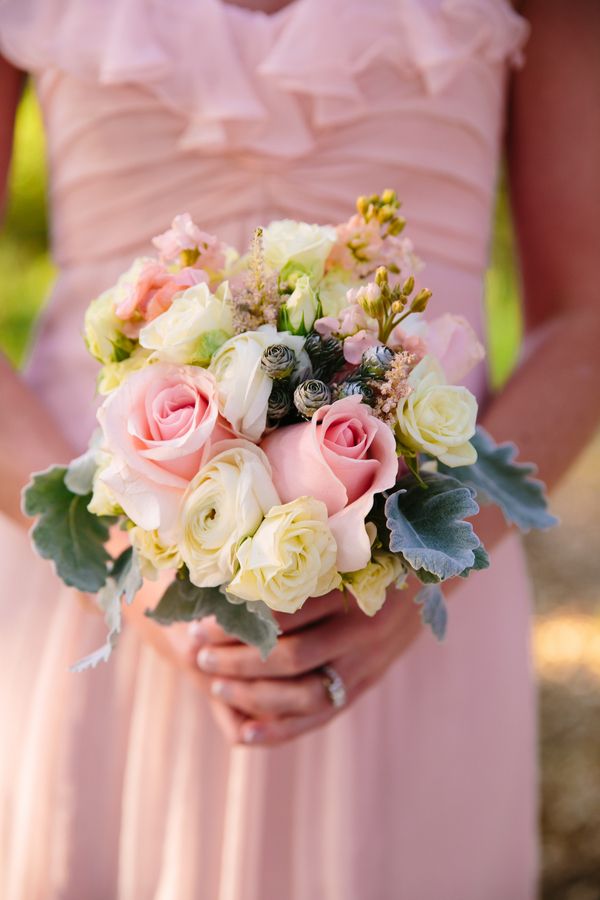 A Wedding Under the Oak Trees - www.theperfectpalette.com - Al Gawlik Photography, Florals by Wow Factor Design