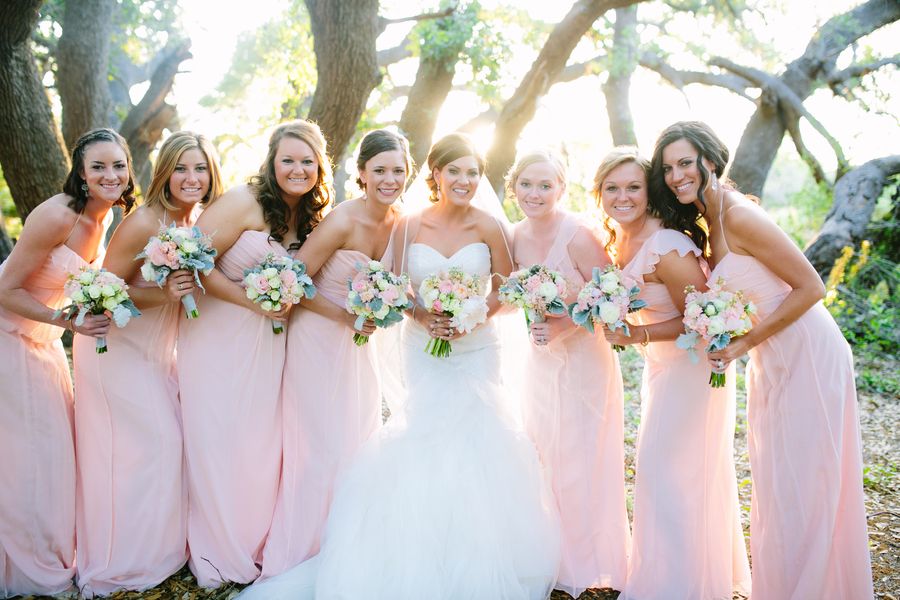 A Wedding Under the Oak Trees - www.theperfectpalette.com - Al Gawlik Photography, Florals by Wow Factor Design