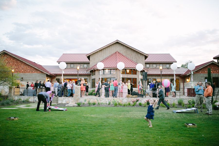 A Wedding Under the Oak Trees - www.theperfectpalette.com - Al Gawlik Photography, Florals by Wow Factor Design