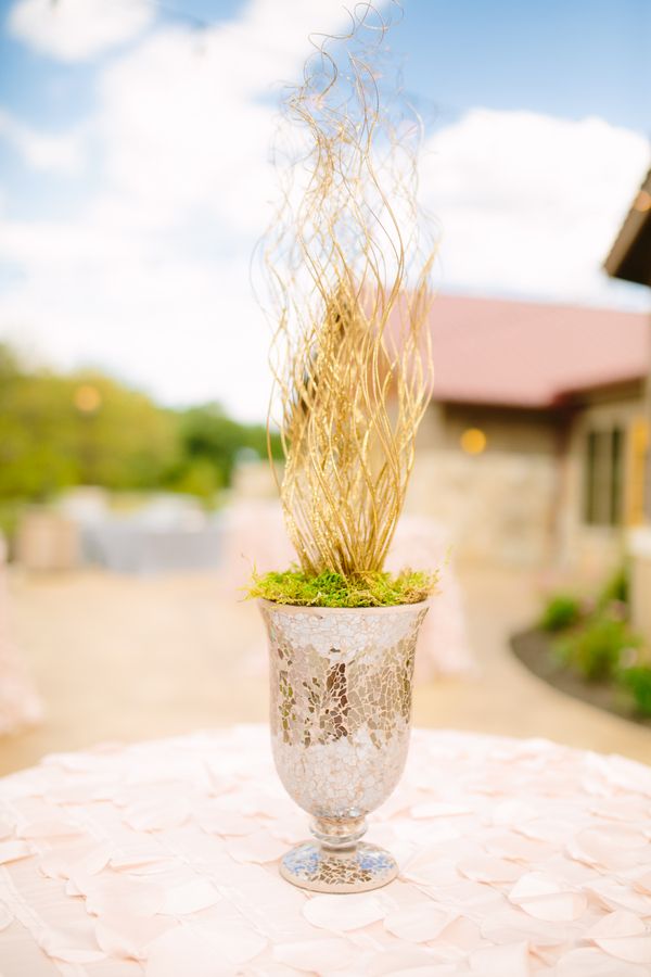 A Wedding Under the Oak Trees - www.theperfectpalette.com - Al Gawlik Photography, Florals by Wow Factor Design