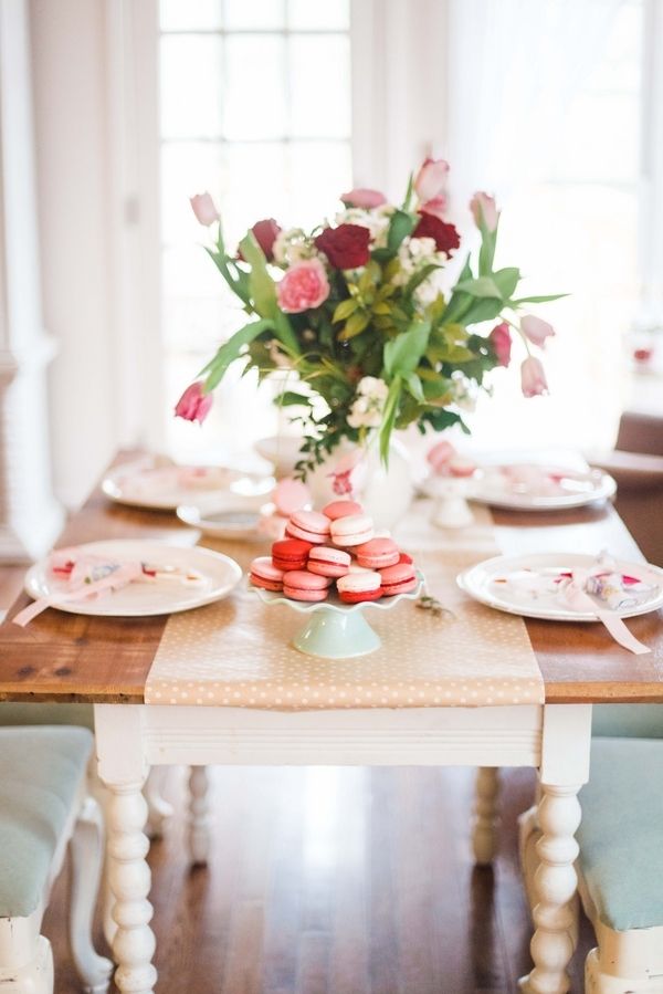 GALentine's Day Macaron Party with Your Besties! www.theperfectpalette.com - Love Be Photography, florals by SArias Creates, Hazy Skies Lettering