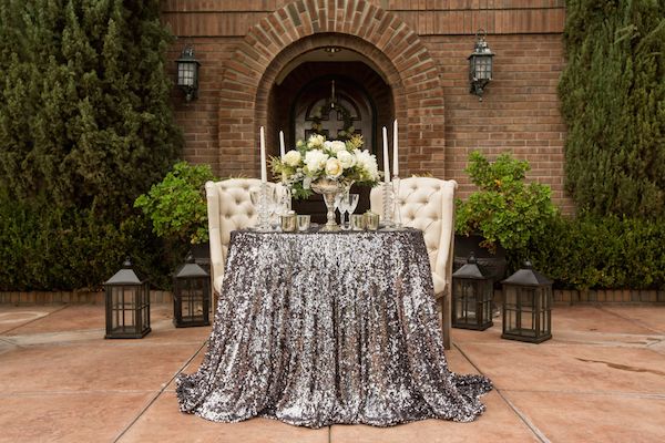 Winter Meets Old Hollywood Style - www.theperfectpalette.com - Elizabeth Victoria Phase 4 Photography, Knot Just Flowers