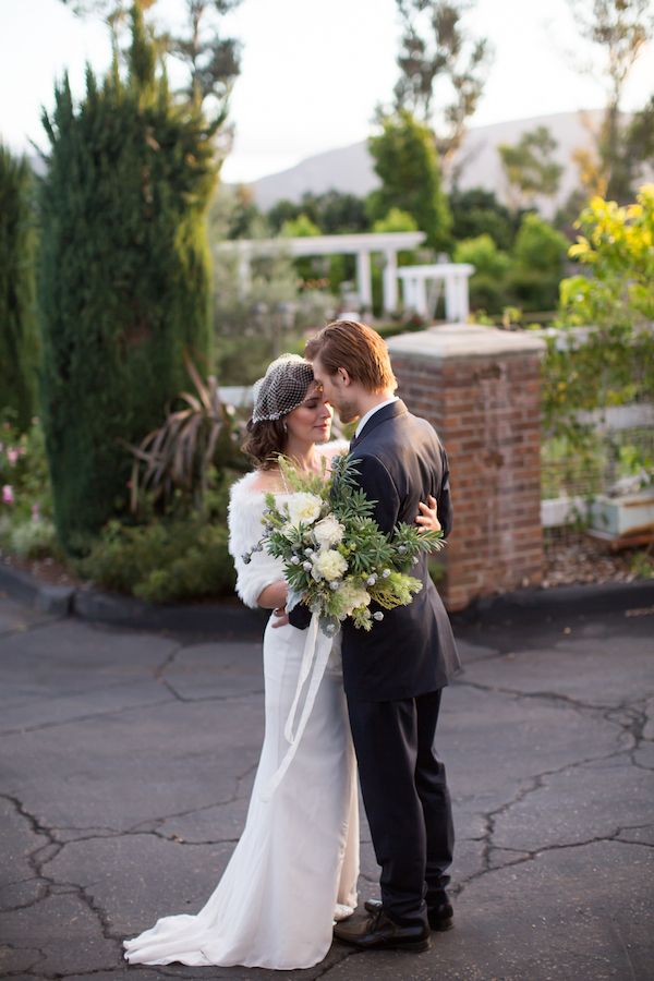 Winter Meets Old Hollywood Style - www.theperfectpalette.com - Elizabeth Victoria Phase 4 Photography, Knot Just Flowers