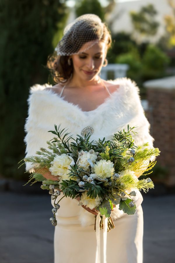 Winter Meets Old Hollywood Style - www.theperfectpalette.com - Elizabeth Victoria Phase 4 Photography, Knot Just Flowers