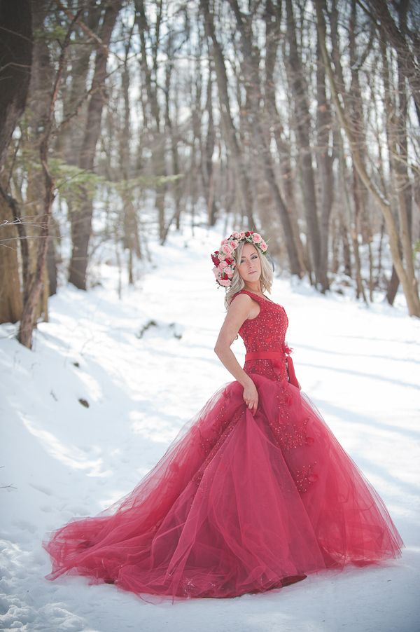 A Heart Warming Winter Wonderland - www.theperfectpalette.com - Jenni Grace Photography, The Blue Daisy Floral Designs