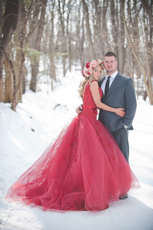 A Heart Warming Winter Wonderland - www.theperfectpalette.com - Jenni Grace Photography, The Blue Daisy Floral Designs