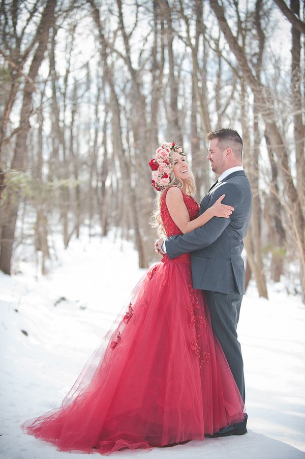 A Heart Warming Winter Wonderland - www.theperfectpalette.com - Jenni Grace Photography, The Blue Daisy Floral Designs