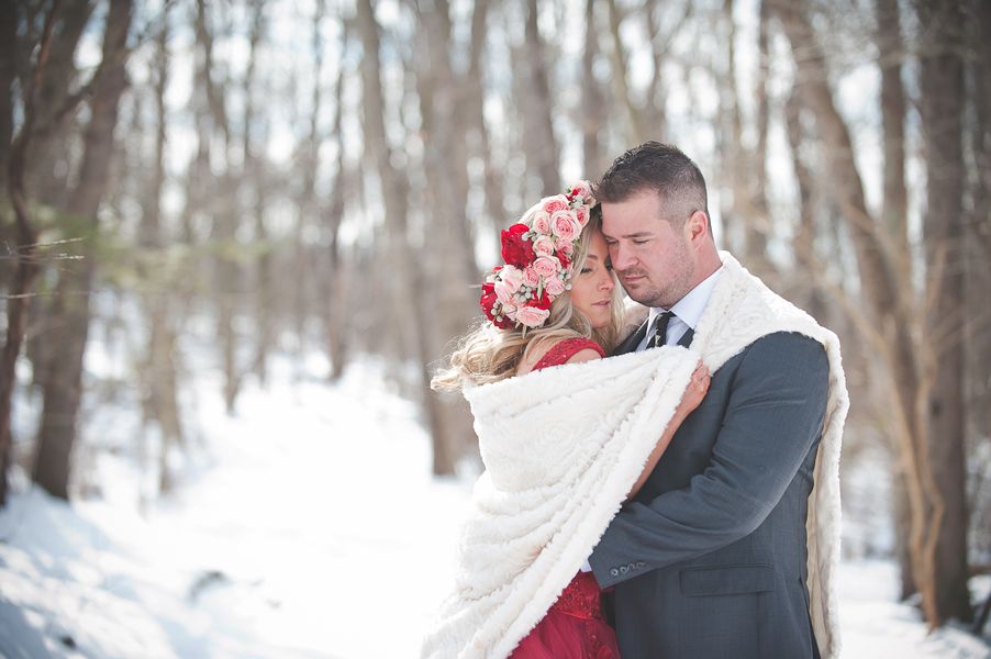 A Heart Warming Winter Wonderland - www.theperfectpalette.com - Jenni Grace Photography, The Blue Daisy Floral Designs