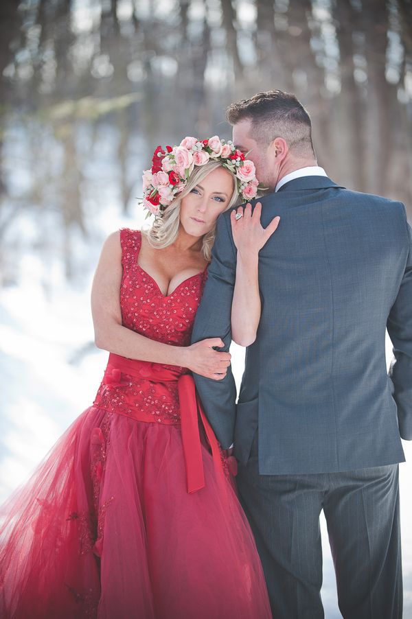 A Heart Warming Winter Wonderland - www.theperfectpalette.com - Jenni Grace Photography, The Blue Daisy Floral Designs