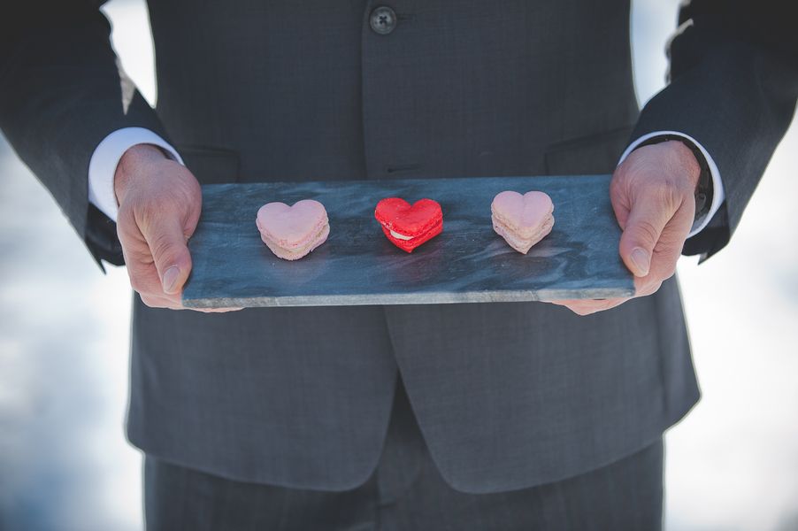 A Heart Warming Winter Wonderland - www.theperfectpalette.com - Jenni Grace Photography, The Blue Daisy Floral Designs