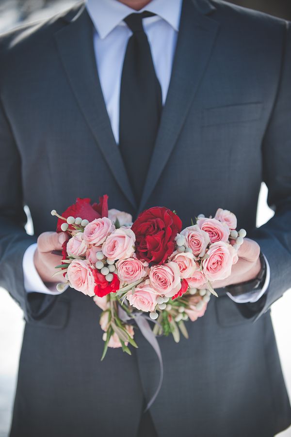 A Heart Warming Winter Wonderland - www.theperfectpalette.com - Jenni Grace Photography, The Blue Daisy Floral Designs