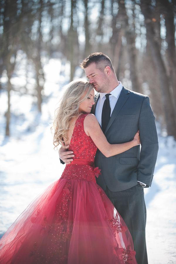 A Heart Warming Winter Wonderland - www.theperfectpalette.com - Jenni Grace Photography, The Blue Daisy Floral Designs