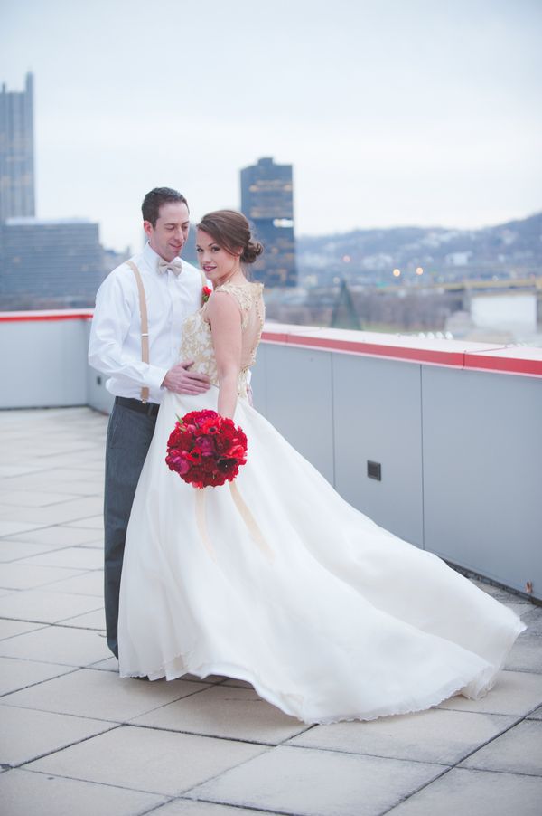 Cozy Winter Wedding Inspiration - www.theperfectpalette.com - Jenni Grace Photography, Devoted to You Events, The Blue Daisy Floral Designs