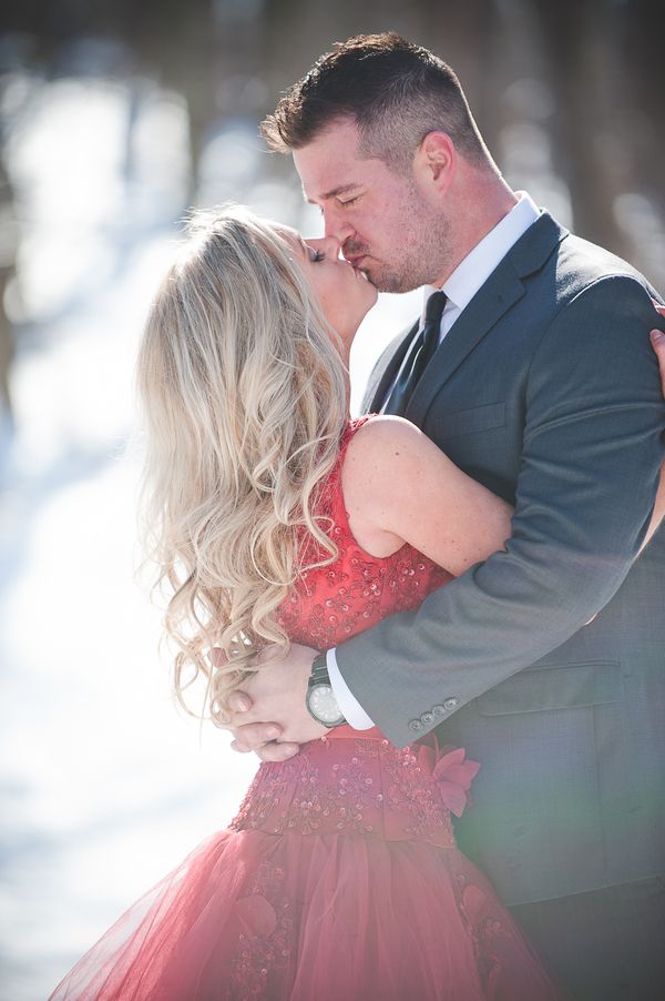 A Heart Warming Winter Wonderland - www.theperfectpalette.com - Jenni Grace Photography, The Blue Daisy Floral Designs