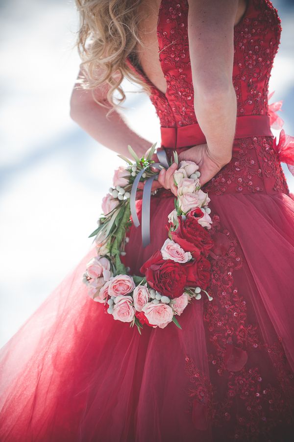 A Heart Warming Winter Wonderland - www.theperfectpalette.com - Jenni Grace Photography, The Blue Daisy Floral Designs