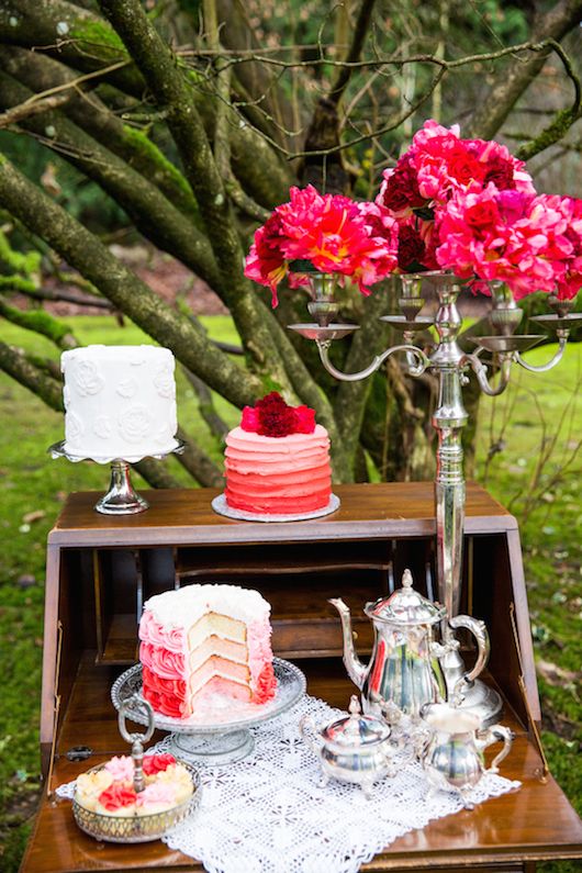 Ombré Valentine Inspiration with Fabulous Florals - www.theperfectpalette.com - Joanna Moss Photography, Umbrella Events, Vivio Flowers