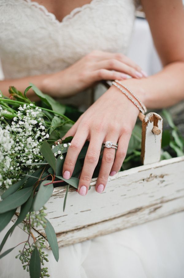 A Lavender Styled Shoot with Blooms + Macarons - www.theperfectpalette.com - Meredith McKee Photography, Bloom by Tara