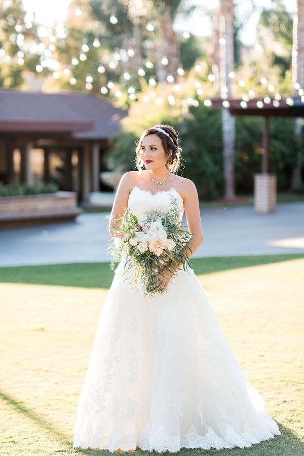 French Inspired Wedding Inspiration - www.theperfectpalette.com - Pauline Conway Photography, Cheri's Vintage Table, Boho Chic Florals