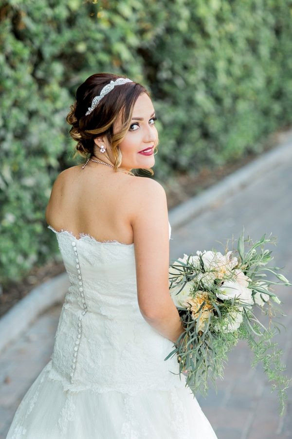 French Inspired Wedding Inspiration - www.theperfectpalette.com - Pauline Conway Photography, Cheri's Vintage Table, Boho Chic Florals