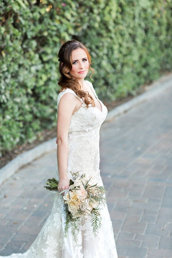 French Inspired Wedding Inspiration - www.theperfectpalette.com - Pauline Conway Photography, Cheri's Vintage Table, Boho Chic Florals