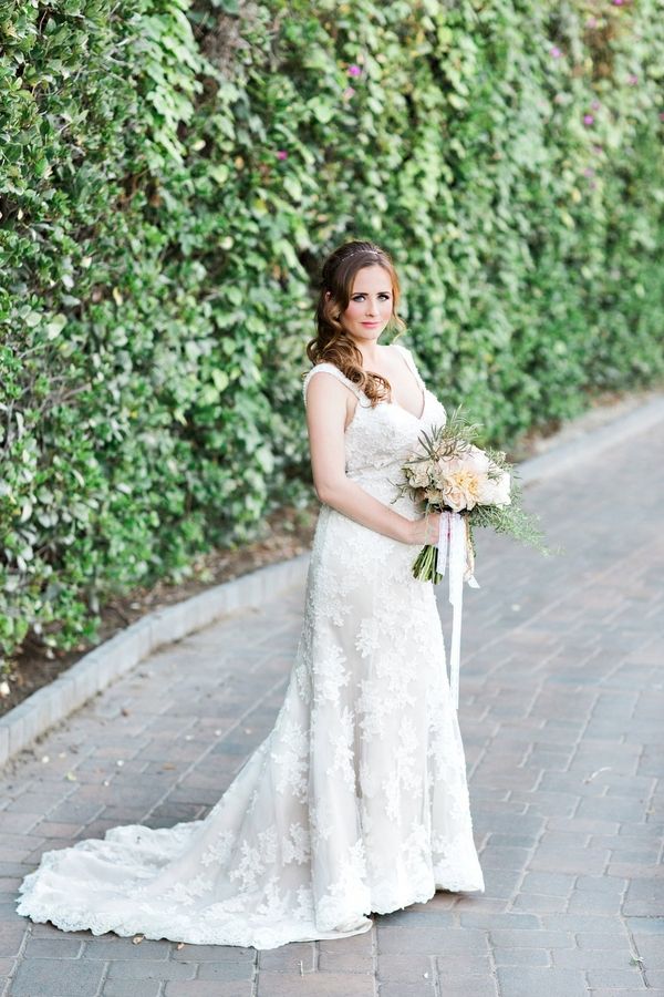 French Inspired Wedding Inspiration - www.theperfectpalette.com - Pauline Conway Photography, Cheri's Vintage Table, Boho Chic Florals