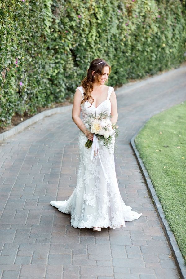 French Inspired Wedding Inspiration - www.theperfectpalette.com - Pauline Conway Photography, Cheri's Vintage Table, Boho Chic Florals