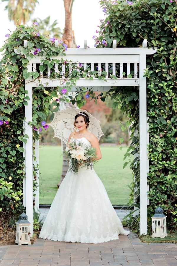 French Inspired Wedding Inspiration - www.theperfectpalette.com - Pauline Conway Photography, Cheri's Vintage Table, Boho Chic Florals