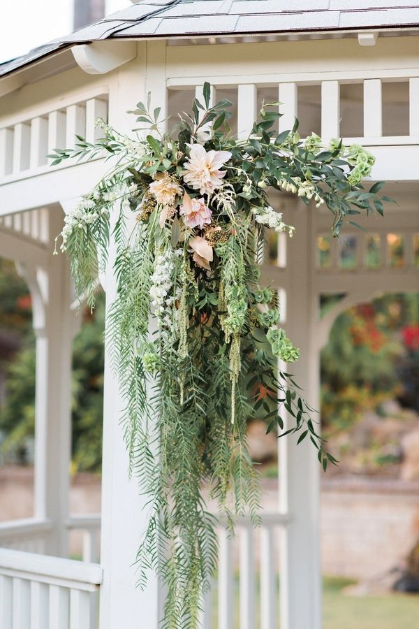 French Inspired Wedding Inspiration - www.theperfectpalette.com - Pauline Conway Photography, Cheri's Vintage Table, Boho Chic Florals