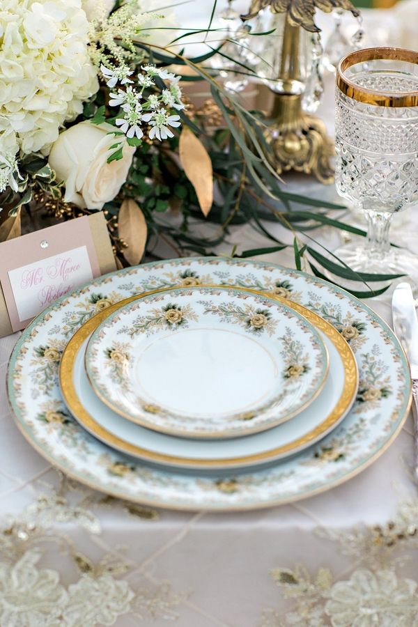 French Inspired Wedding Inspiration - www.theperfectpalette.com - Pauline Conway Photography, Cheri's Vintage Table, Boho Chic Florals