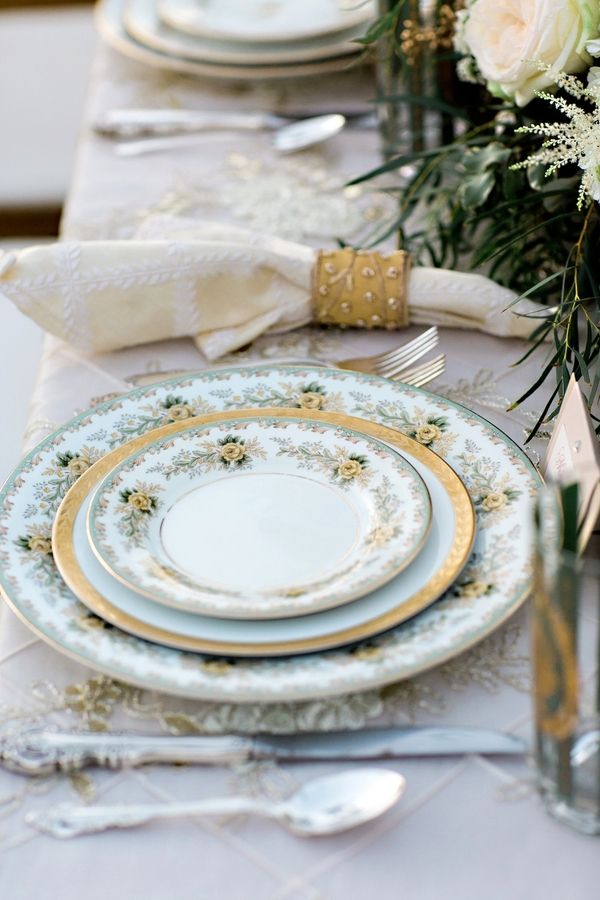 French Inspired Wedding Inspiration - www.theperfectpalette.com - Pauline Conway Photography, Cheri's Vintage Table, Boho Chic Florals