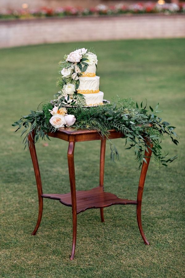 French Inspired Wedding Inspiration - www.theperfectpalette.com - Pauline Conway Photography, Cheri's Vintage Table, Boho Chic Florals