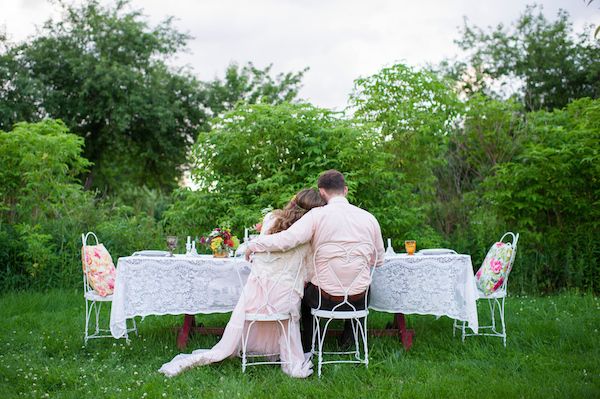 Colorful Farm Wedding Inspiration - www.theperfectpalette.com - Costamagna Design, Ayres Photography