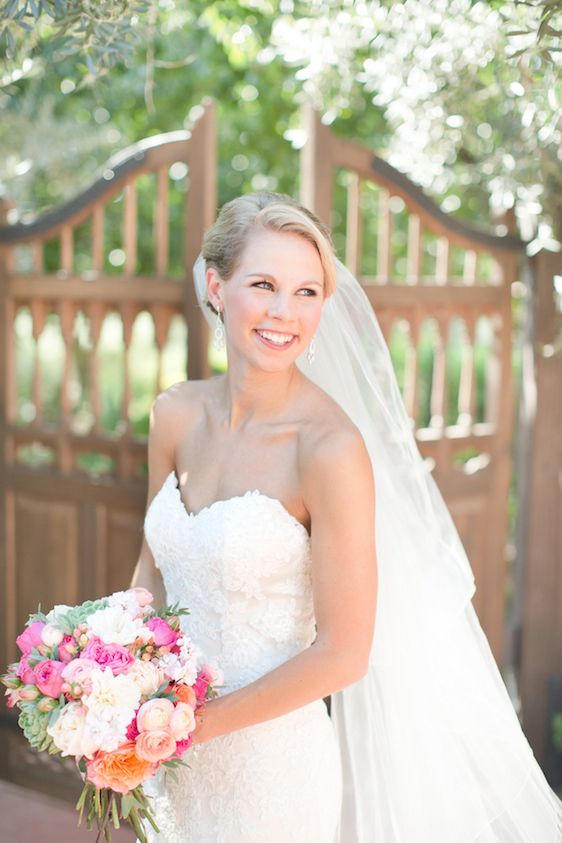  A Classic Wedding with A Coral and Pink Palette