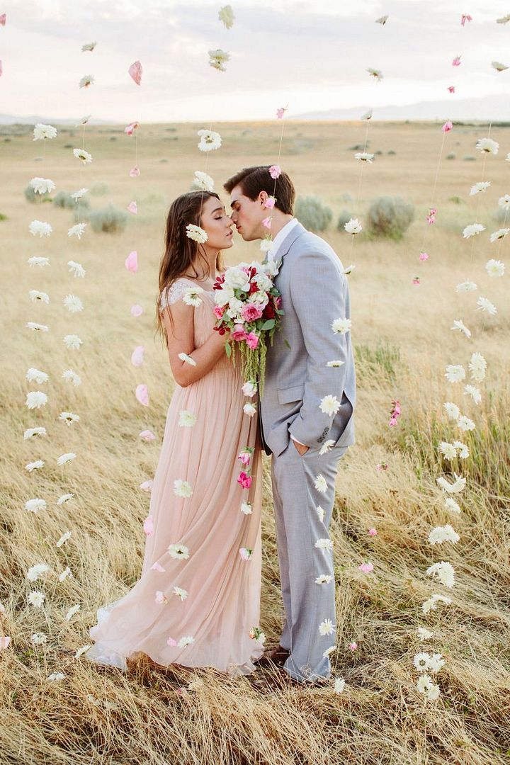 Styled Shoot: Sweet and Dreamy in Pink and Gold - www.theperfectpalette.com - Stephanie Sunderland Photography