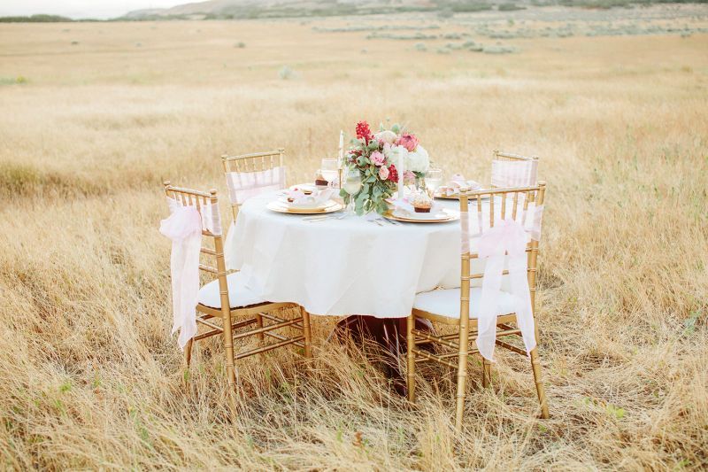 Styled Shoot: Sweet and Dreamy in Pink and Gold - www.theperfectpalette.com - Stephanie Sunderland Photography